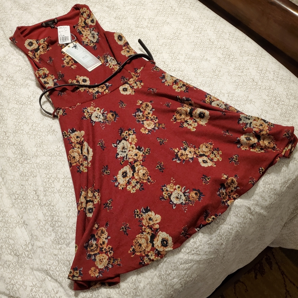 NWT Forever 21 Iris Red Floral Print Dress w/ Belt
